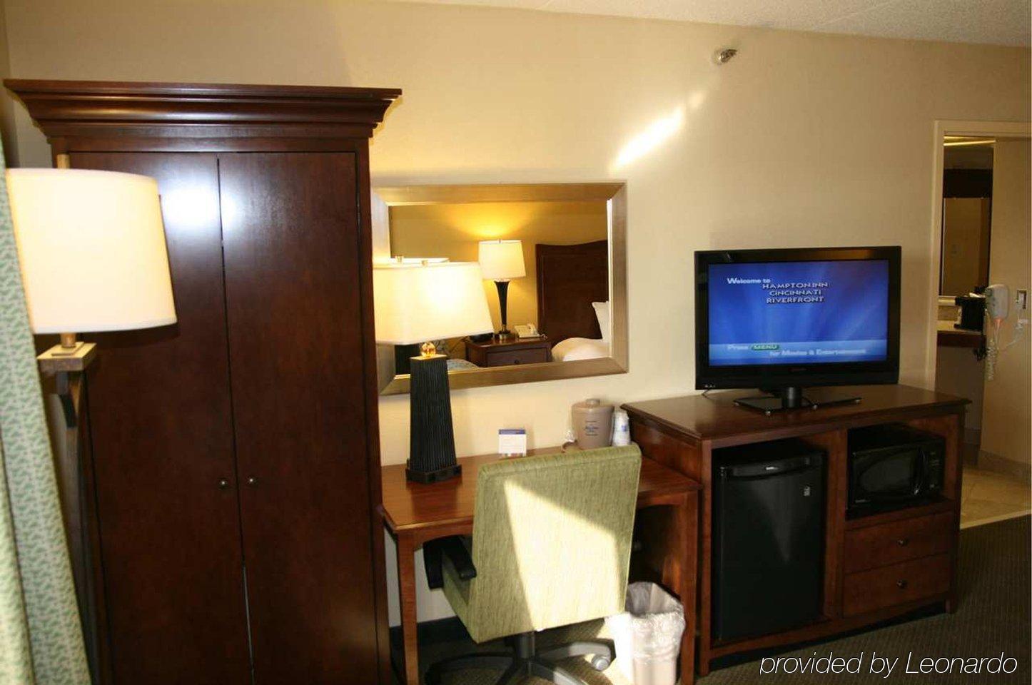 קובינגטון Holiday Inn Express & Suites Cincinnati Riverfront, An Ihg Hotel חדר תמונה